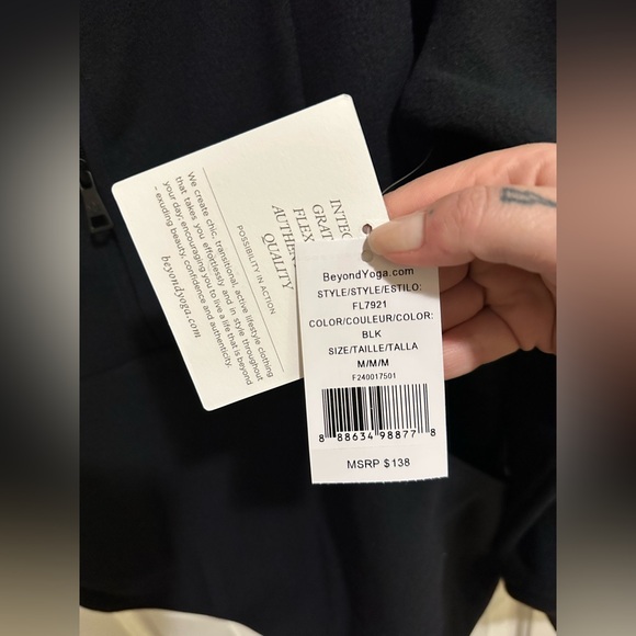 Beyond yoga size medium black fleece pullover - Picture 3 of 5